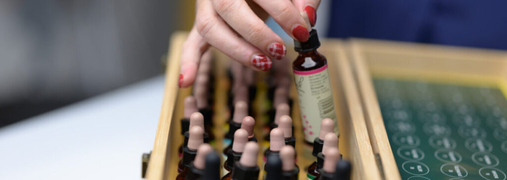 רביד בוחרת פרחי באך לטיפול בהפרעות קשה וריכוז