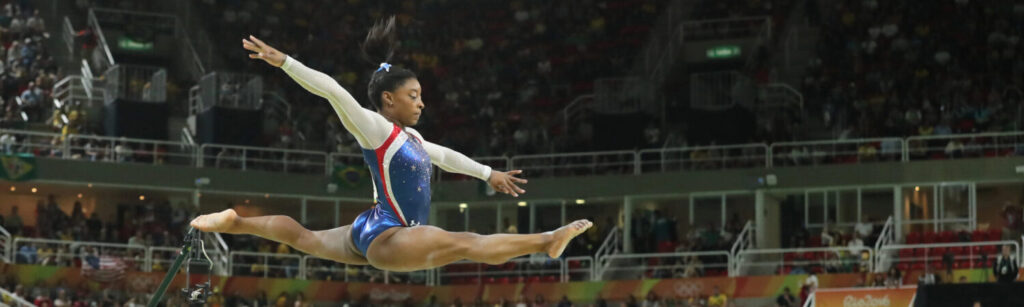 סימון ביילס עושה שפאגט באוויר, דוגמא להתמודדות עם שחיקה בצורה בריאה 
