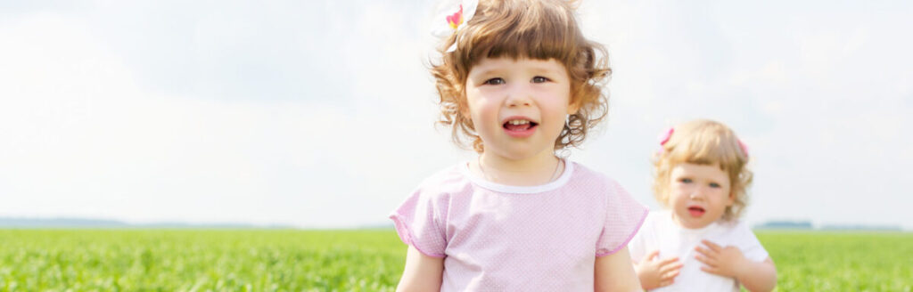 ילדות בשדה - טיפול טבעי בילדים