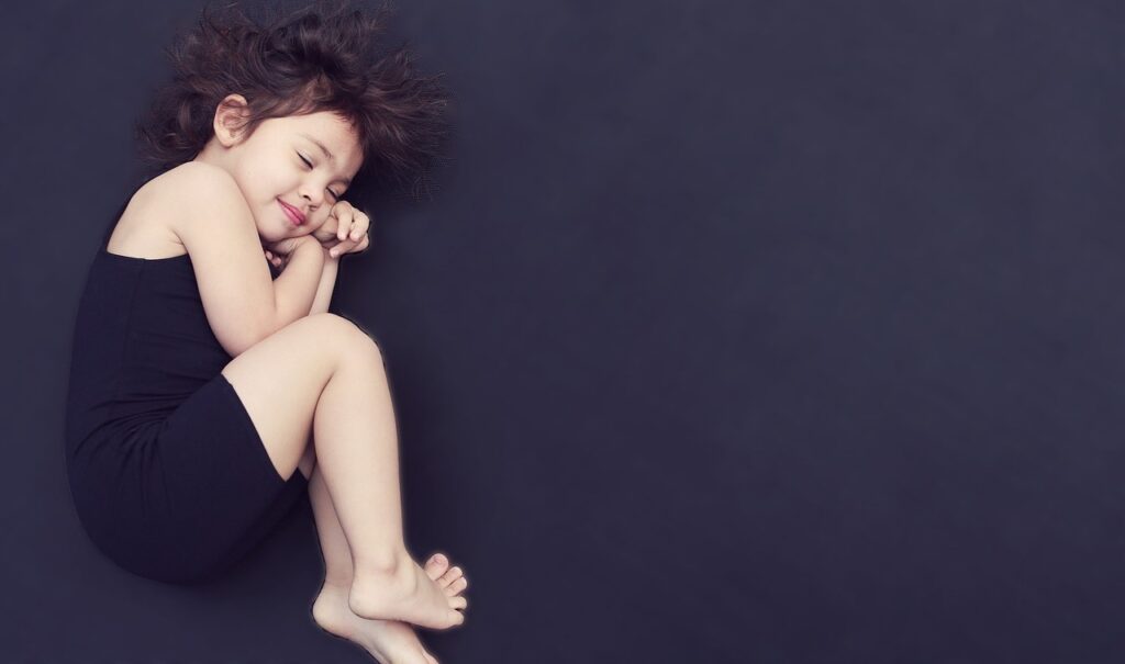 ילדה ישנה - על בעיות שינה אצל ילדים