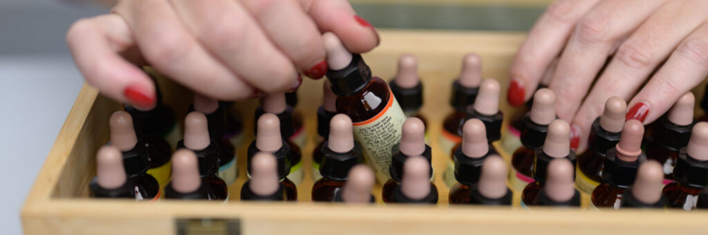 רביד בוחרת פרחי באך לטיפול רגשי